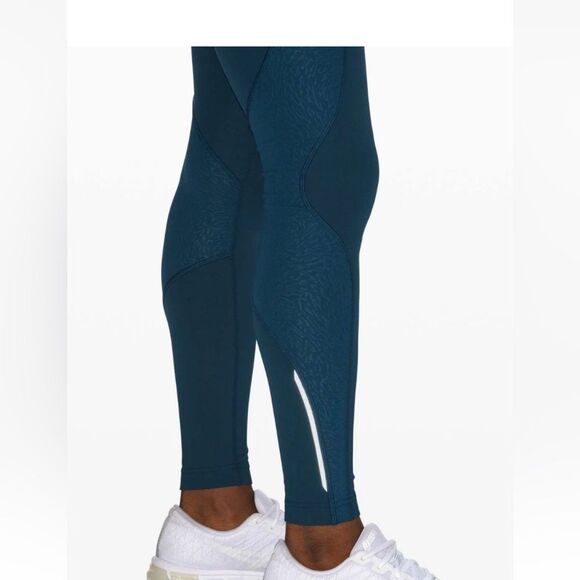 NWOT  Lululemon Cold Pacer HR Tight 27” - Picture 3 of 11